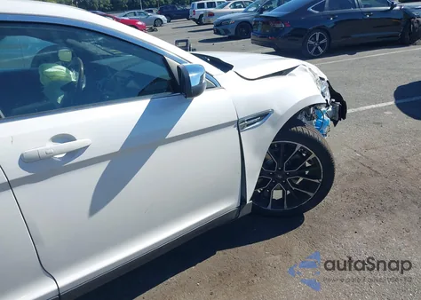 2018 Ford Taurus Limited z USA, uszkodzony, nr VIN 1FAHP2J84JG121062